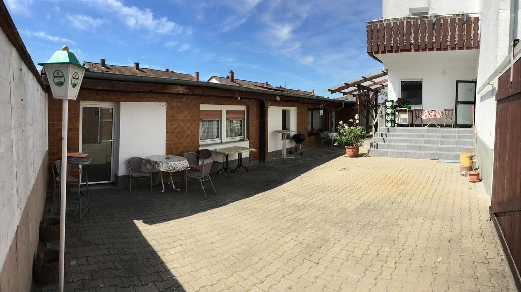 Gasthof Und Pension Mainzer Rad 슈베친겐 외부 사진